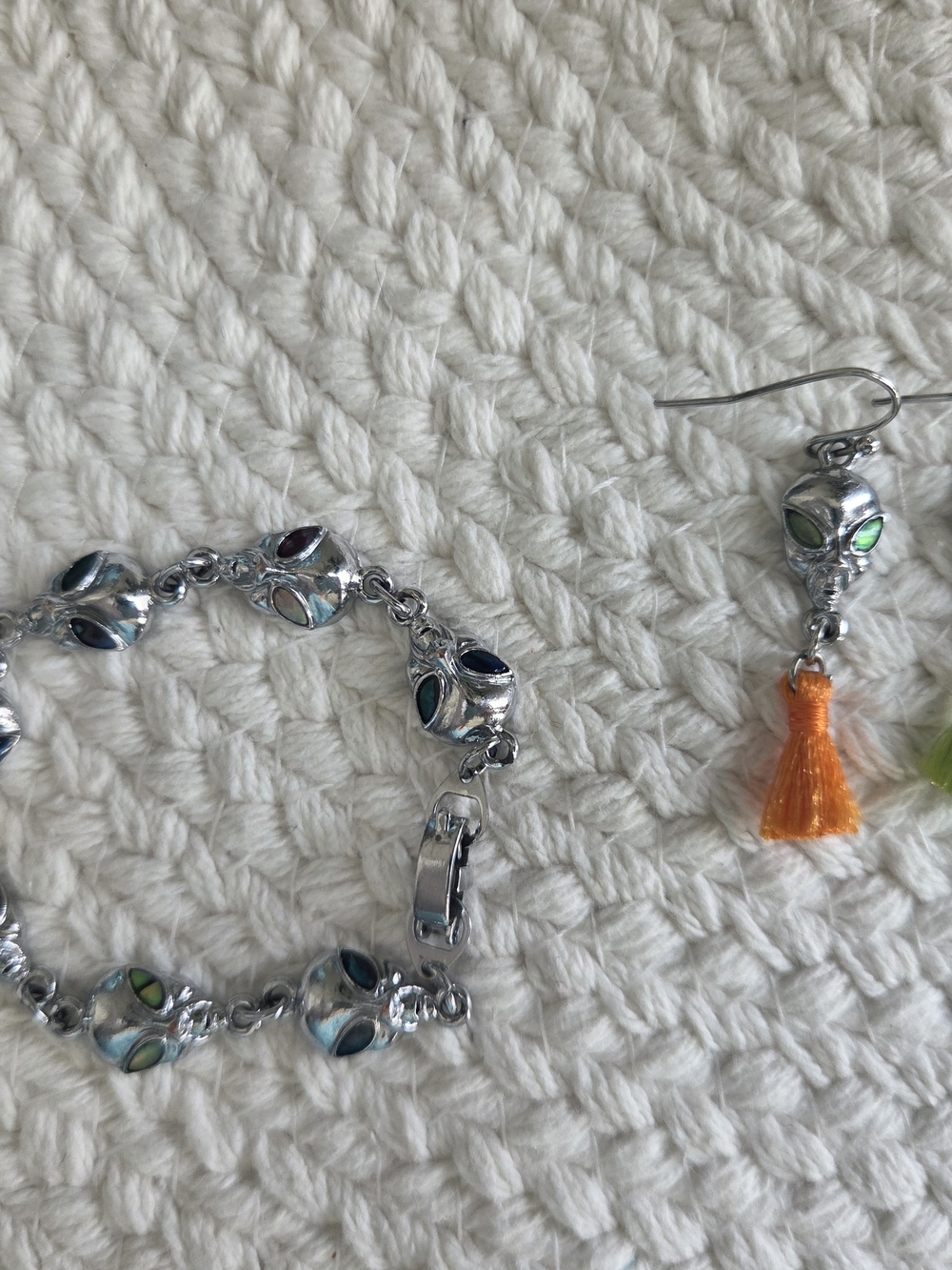 Silver Alien Head Link Bracelet with Iridescent Accents And Tassel Earrings - Picture 2 of 6
